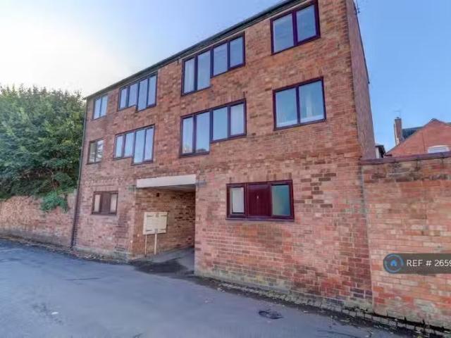 Rental! 1 BA 3 bedroom semi detached house for rent in Eagle S.