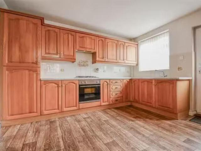 For Rent! 1 BA 3 bedroom semi detached house for rent in Esint.