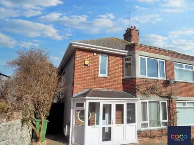 Nice 1 BA 3 bedroom semi detached house for rent in Everest Ro.