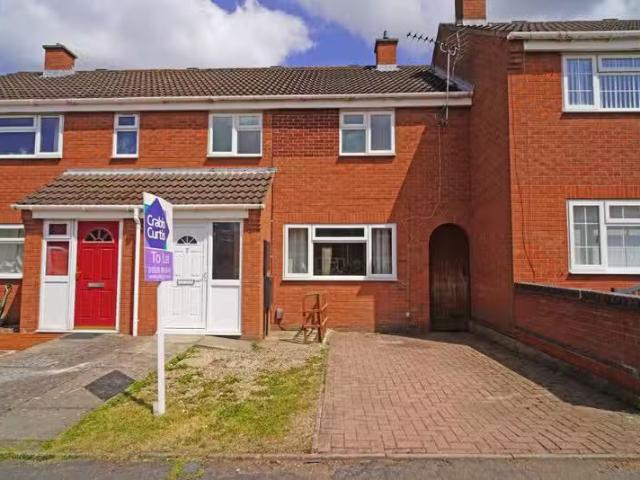 Cozy 1 BA 3 bedroom semi detached house for rent in Hellidon C.