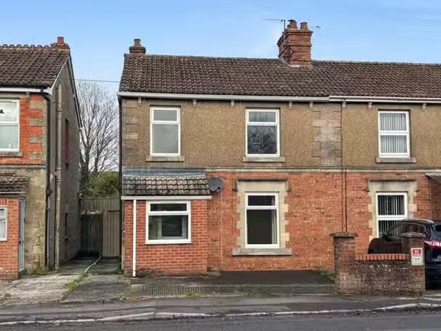 Cozy 1 BA 3 bedroom semi detached house for rent in Oldfield R.