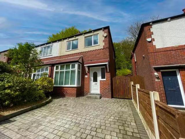 Rental! 1 BA 3 bedroom semi detached house for rent in Orwell.