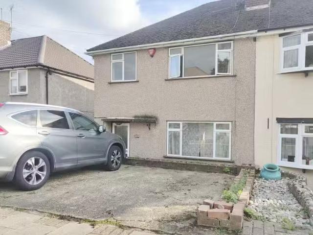 Cheap 1 BA 3 bedroom semi detached house for rent in Lockesley.