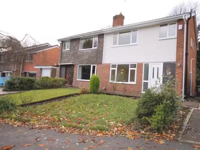 Cheap 1 BA 3 bedroom semi detached house for rent in Shady Lan.