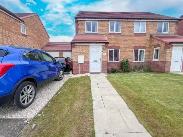 Charming 1 BA 3 bedroom semi detached house for rent in Siding.