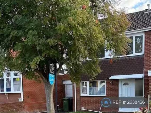 Cozy 1 BA 3 bedroom semi detached house for rent in Sunbeam, T.