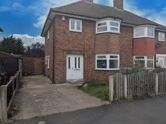 Rental! 1 BA 3 bedroom semi detached house for rent in Trinity.