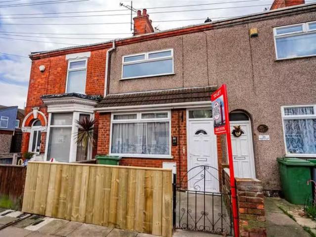 Unique 1 BA 3 bedroom terraced house for rent in Buller Street.