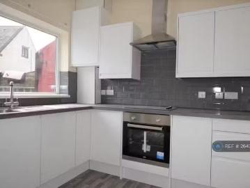 For Rent! 1 BA 3 bedroom terraced house for rent in Lyalls Pla.