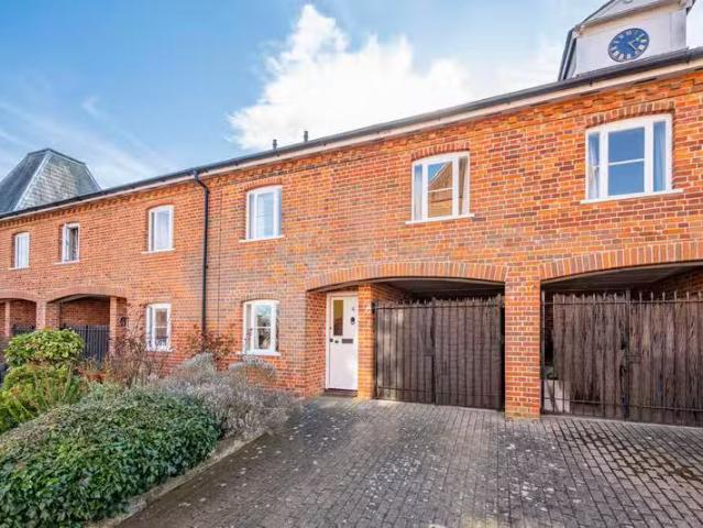 Nice 1 BA 3 bedroom terraced house for rent in Lavenham, Sudbu.