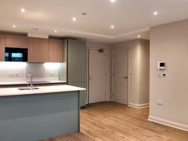Just in! 1 BA 1 bedroom apartment for rent in 50 Burnhill Road.