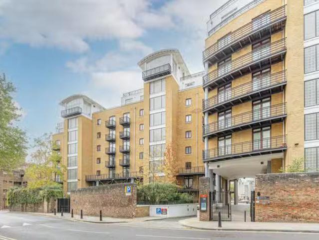 Nice 1 BA 1 bedroom apartment for rent in Thomas More Street.