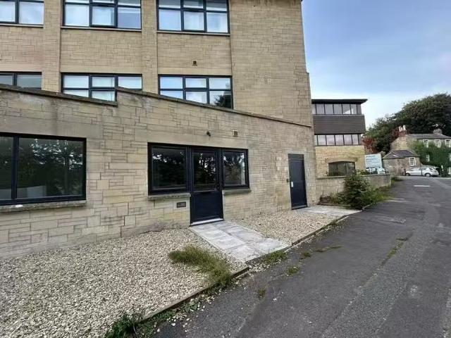 Just in! 1 BA 1 bedroom apartment for rent in Vallis Road, Fro.
