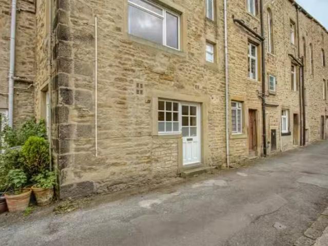 Charming 1 BA 1 bedroom apartment for rent in Back O The Beck.