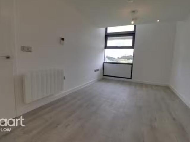 Cheap 1 BA 1 bedroom apartment for rent in Edinburgh Gate, Har.
