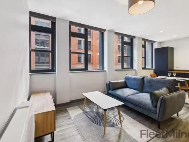 Rental! 1 BA 1 bedroom apartment for rent in Lock House, Lione.