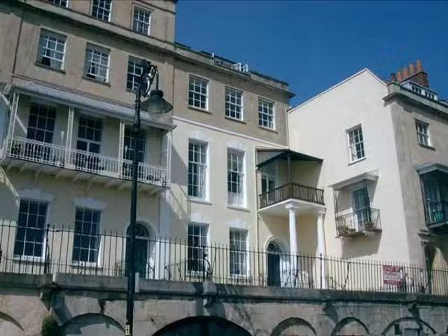 Charming 1 BA 1 bedroom apartment for rent in Second Floor Fla.