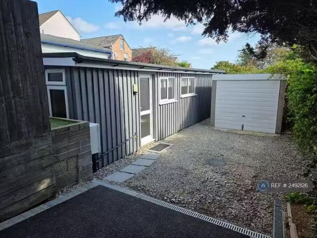New 1 BA 1 bedroom bungalow for rent in Cranbrook Road, Poole.