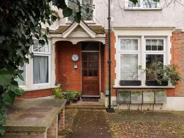 Cheap 1 BA 1 bedroom flat for rent in Belgrave Road, Wanstead.