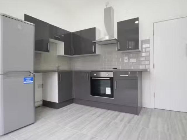 Nice 1 BA 1 bedroom flat for rent in Gordon Road, Roath, CF24