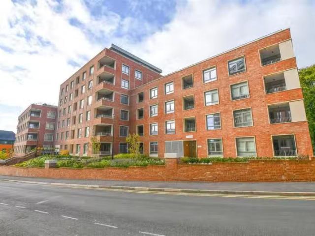 Cheap 1 BA 1 bedroom flat for rent in Grosvenor Road, St. Alba.