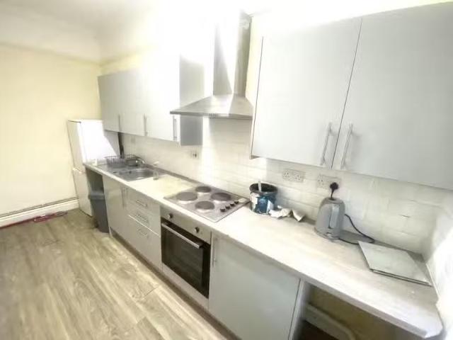 Charming 1 BA 1 bedroom flat for rent in Handsworth Wood Road.
