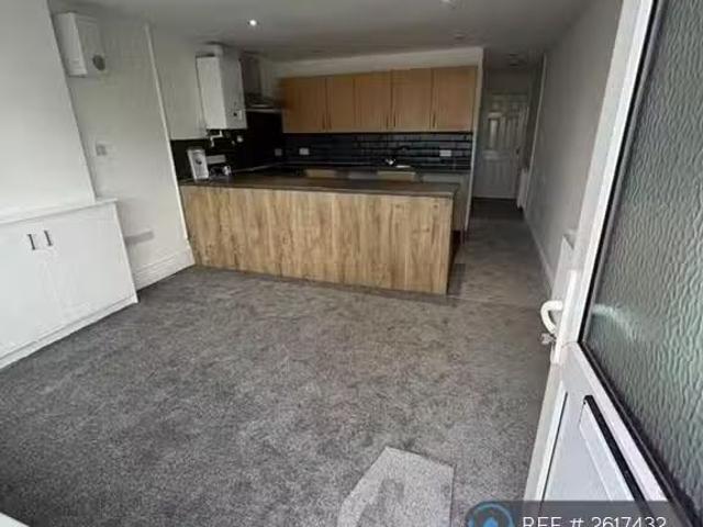 Deal! 1 BA 1 bedroom flat for rent in Heath End Road, Nuneaton.