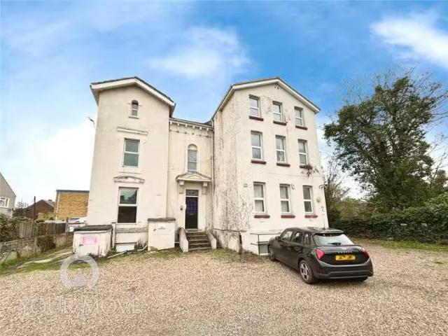Rental! 1 BA 1 bedroom flat for rent in London Road, Greenhith.