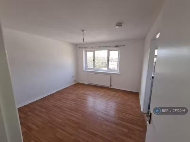 Just in! 1 BA 1 bedroom flat for rent in St. James Way, Sidcup.