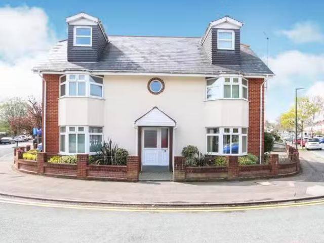 Cheap 1 BA 1 bedroom flat for rent in Priory View Road, Bourne.
