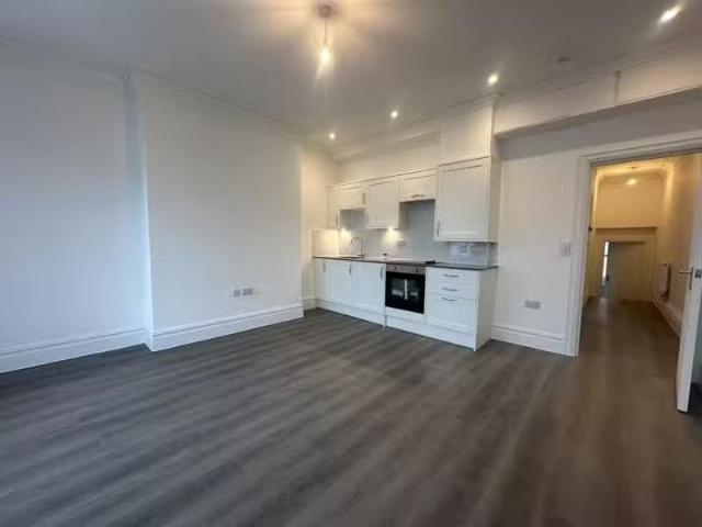 Nice 1 BA 1 bedroom flat for rent in Whitstable Road, Canterbu.