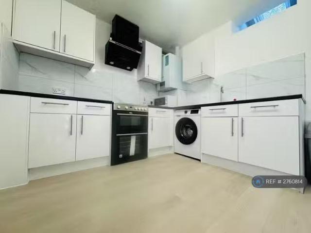 New 1 BA 1 bedroom house share for rent in Ellisson Road, Lond.