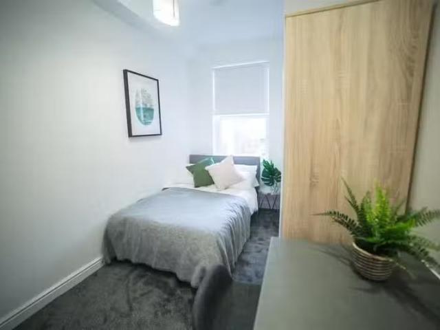 Cheap 1 BA 1 bedroom house share for rent in Vicarage Rd, Smet.