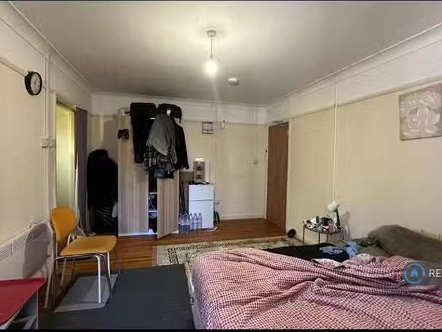 Cheap 1 BA 1 bedroom house share for rent in Wyvern Road, Purl.