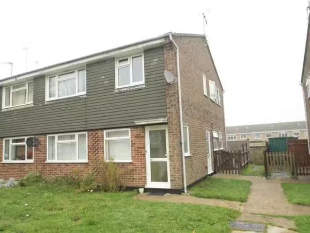Cheap 1 BA 2 bedroom maisonette for rent in Wellbrook Road, Lo.