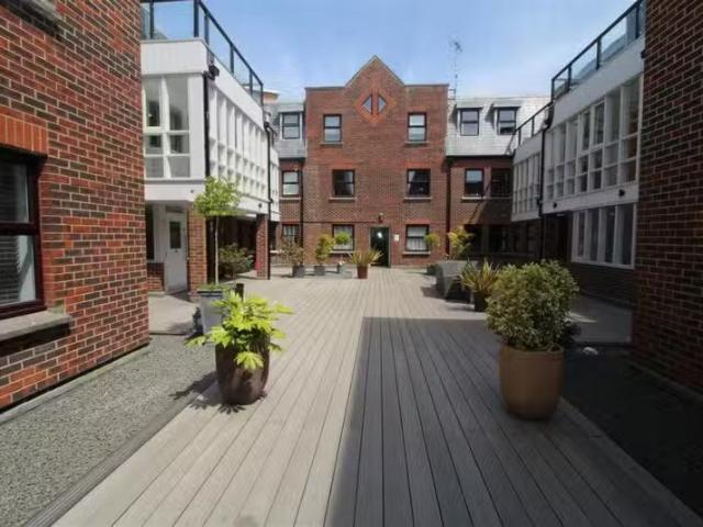 Deal! 1 BA 2 bedroom apartment for rent in The Seed Warehouse.