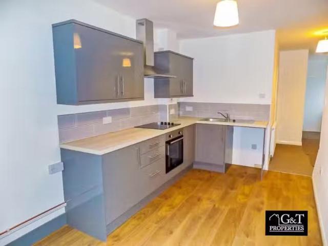 Just in! 1 BA 2 bedroom apartment for rent in Tower View, John.
