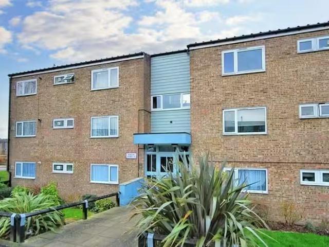 Deal! 1 BA 2 bedroom apartment for rent in Wheeler Close, Colc.