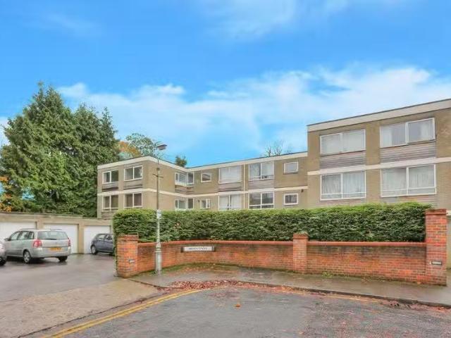 Rental! 1 BA 2 bedroom apartment for rent in Ardentinny, St Al.