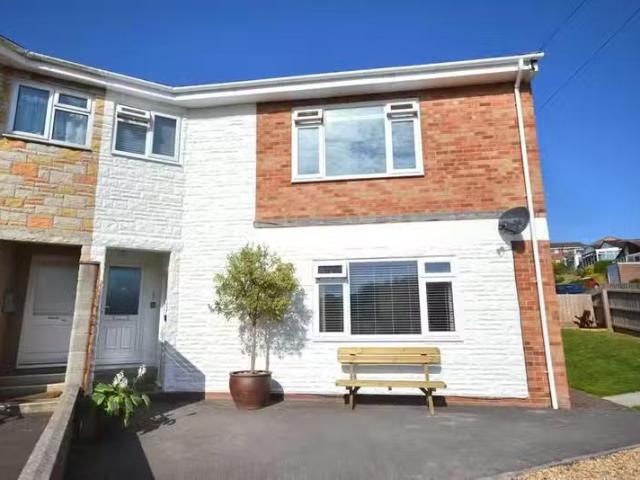 Nice 1 BA 2 bedroom apartment for rent in Budmouth Avenue, Wey.