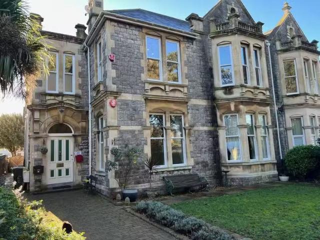 For Rent! 1 BA 2 bedroom apartment for rent in Clarence Road S.