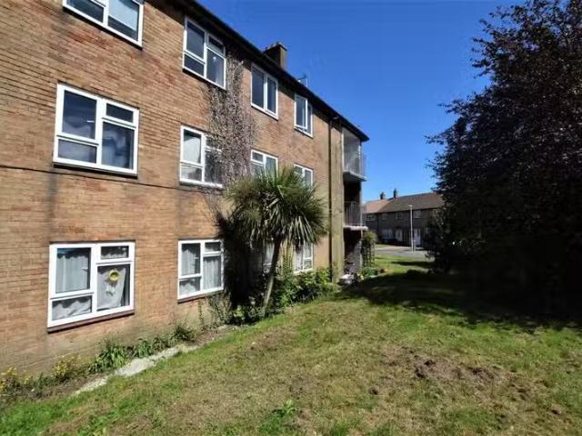 Just in! 1 BA 2 bedroom apartment for rent in Rockhurst Drive.