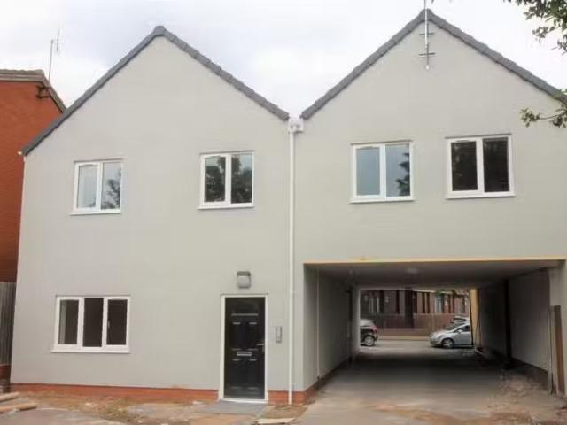 Just in! 1 BA 2 bedroom apartment for rent in Sutton Road, Kid.
