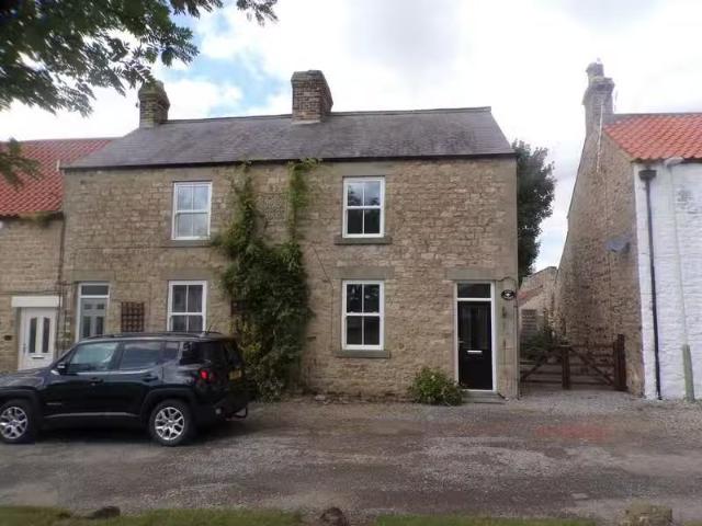 Rental! 1 BA 2 bedroom cottage for rent in Rose Cottage, Summe.