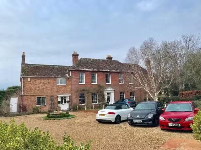 Deal! 1 BA 2 bedroom cottage for rent in Wick Lane, Bournemout.