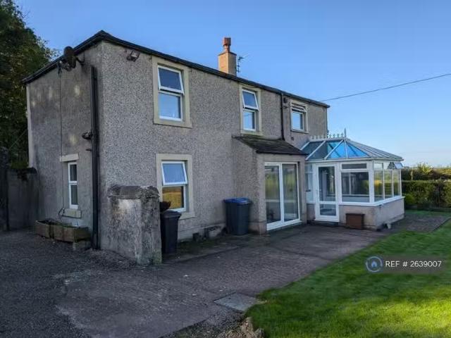 Just in! 1 BA 2 bedroom detached house for rent in Greysouthen.
