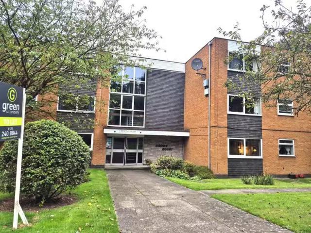 Deal! 1 BA 2 bedroom flat for rent in Crown Lane, Crown Court.