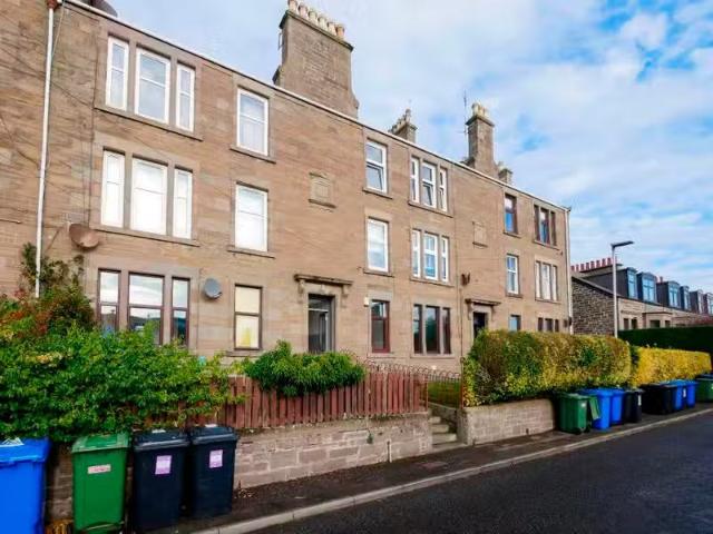 Cozy 1 BA 2 bedroom flat for rent in Balfour Place, Carnoustie.