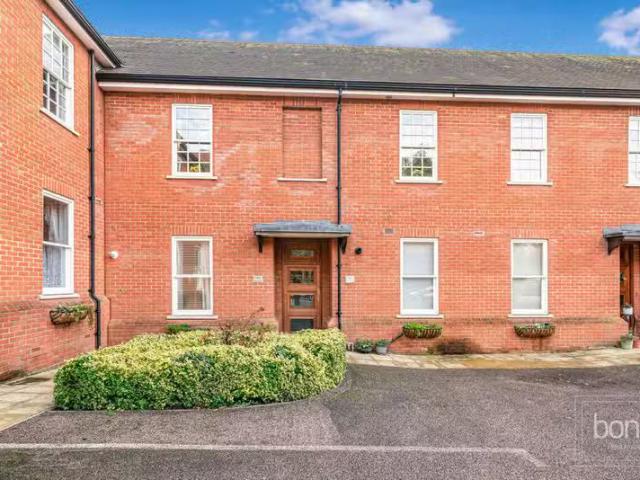 Rental! 1 BA 2 bedroom flat for rent in Gay Bowers Road, Danbu.