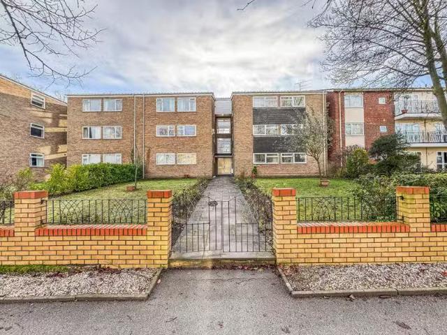 For Rent! 1 BA 2 bedroom flat for rent in Glenwood Court, Newm.